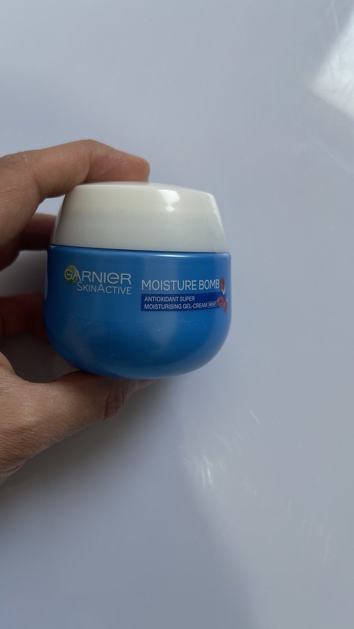 ژل کرم بمب آبرسان شب گارنیر