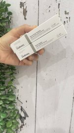 استفاده از سرم تقویتی مژه و ابرو با اپلیکاتور دقیق