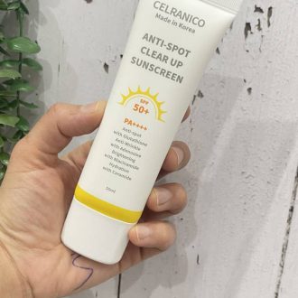 نمای محصول ضد آفتاب CELRANICO در حال استفاده روی پوست صورت