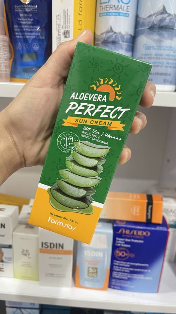 تصویر بسته‌بندی کرم ضد آفتاب آلوئه‌ورا فارم‌استی با SPF50+